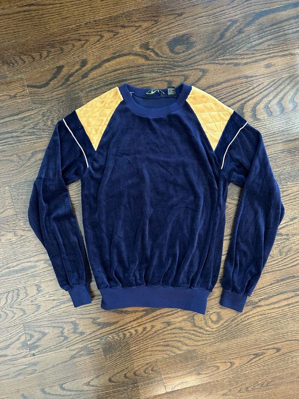 Vintage Richman Navy Blue Velour Quilted Shoulder Sweatshirt Size L